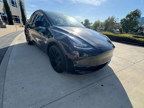 Black 2023 Tesla Model Y Long Range