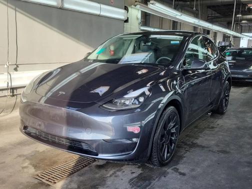 2023 Tesla Model Y Base