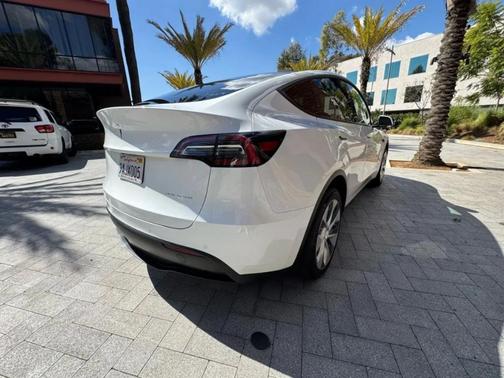 Pearl White Multi 2023 Tesla Model Y Long Range