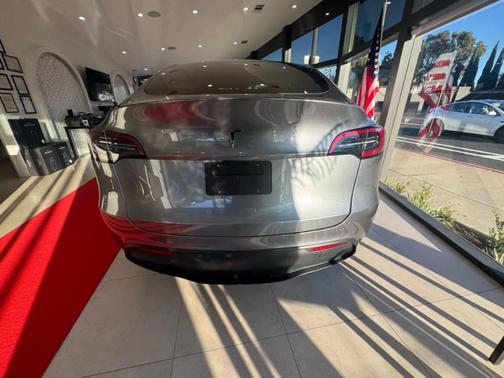 2025 Tesla Model Y Long Range