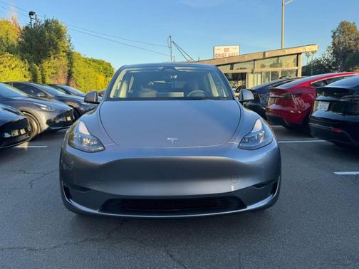 2025 Tesla Model Y Long Range