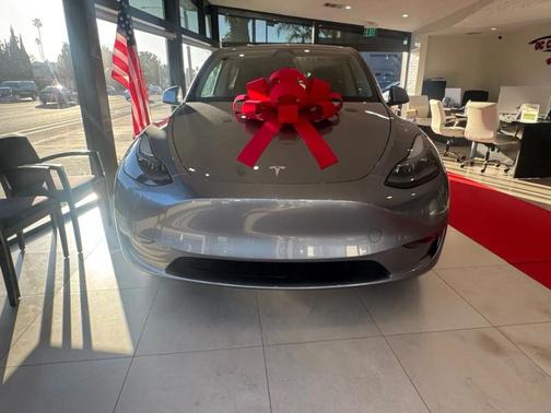 2025 Tesla Model Y Long Range