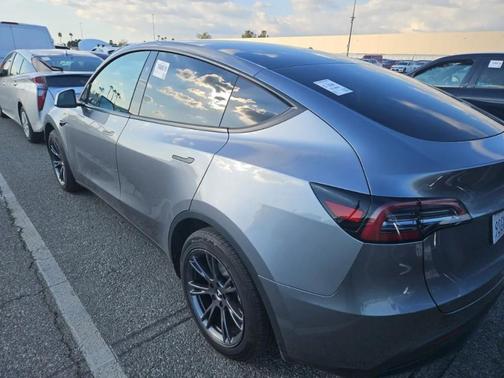 2025 Tesla Model Y Long Range