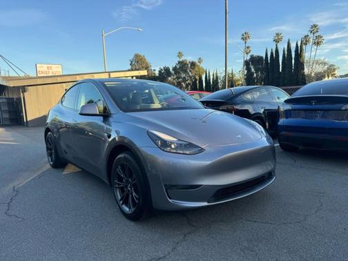 2025 Tesla Model Y Long Range