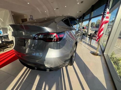 2025 Tesla Model Y Long Range