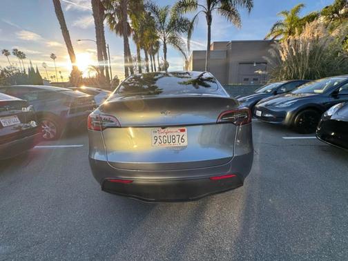 2025 Tesla Model Y Long Range