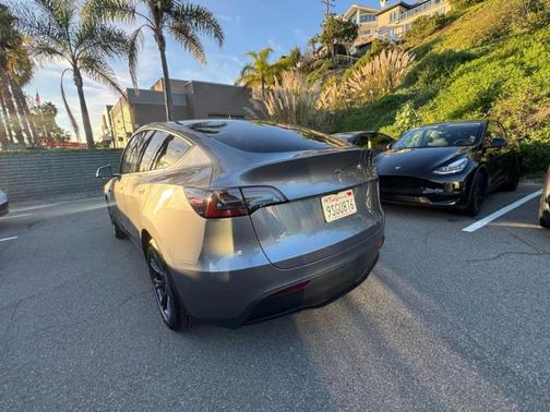 2025 Tesla Model Y Long Range