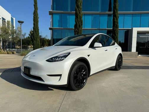 2023 Tesla Model Y Long Range