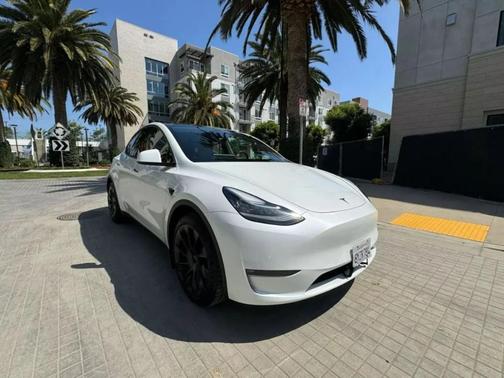 2022 Tesla Model Y Long Range