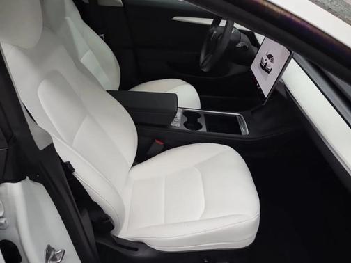 2022 Tesla Model 3 Base