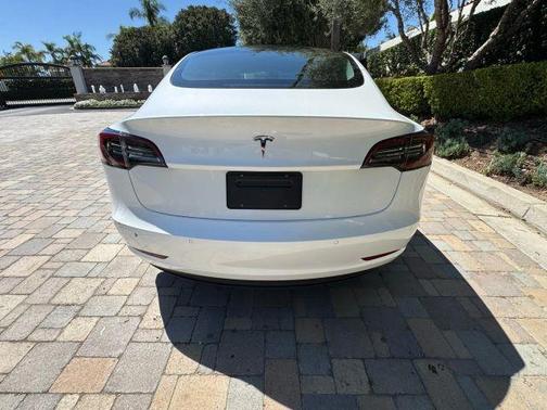 2022 Tesla Model 3 Base