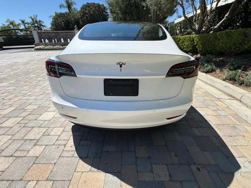 2022 Tesla Model 3 Base