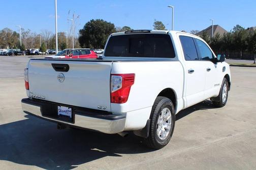 2017 Nissan Titan SV