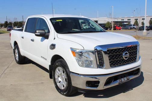 2017 Nissan Titan SV