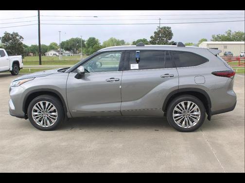 Heavy Metal 2026 Toyota Highlander Hybrid Platinum