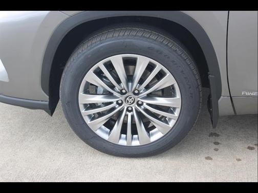 Heavy Metal 2026 Toyota Highlander Hybrid Platinum