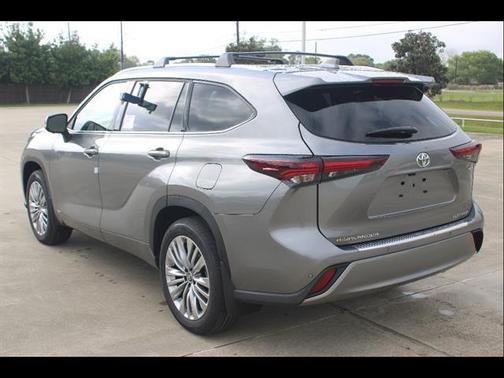 Heavy Metal 2026 Toyota Highlander Hybrid Platinum