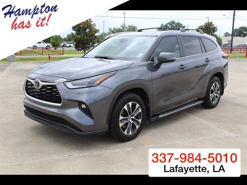 Magnetic Gray Metallic 2024 Toyota Highlander XLE