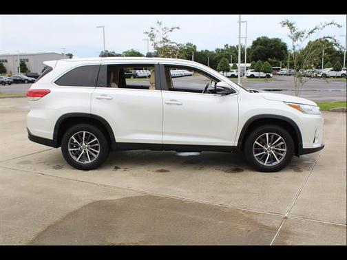 Blizzard Pearl 2019 Toyota Highlander XLE