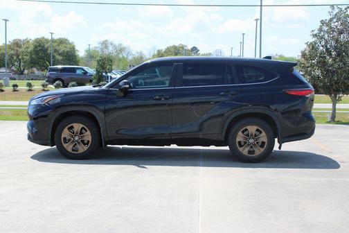 2023 Toyota Highlander Hybrid XLE