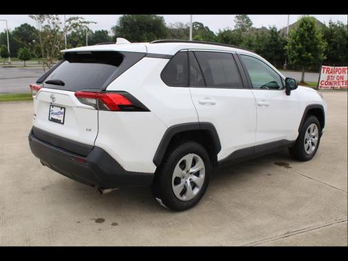 Super White 2020 Toyota RAV4 LE