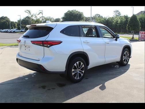 Blizzard Pearl 2020 Toyota Highlander XLE