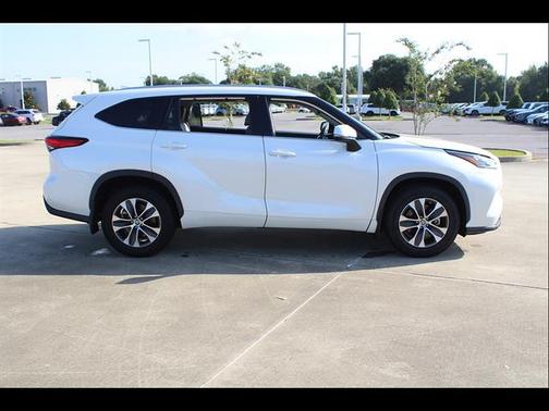 Blizzard Pearl 2020 Toyota Highlander XLE