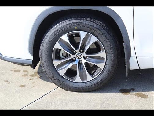 Blizzard Pearl 2020 Toyota Highlander XLE