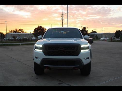 Glacier White 2022 Nissan Frontier PRO-4X