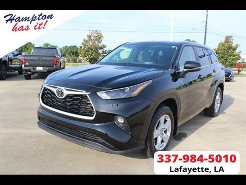 Midnight Black Metallic 2023 Toyota Highlander LE