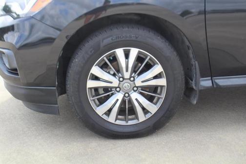 2019 Nissan Pathfinder SV