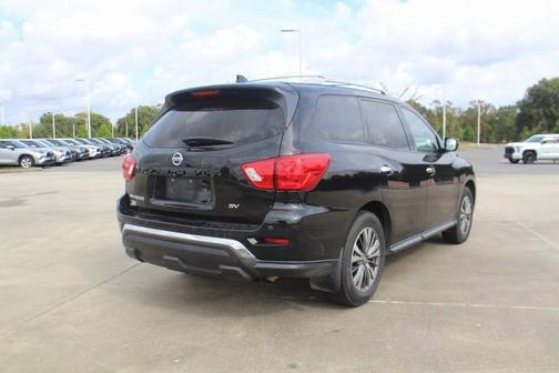 2019 Nissan Pathfinder SV