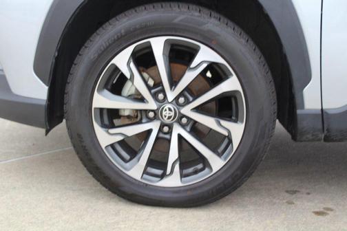 2024 Toyota Corolla Cross XLE