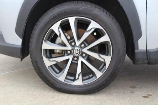 2024 Toyota Corolla Cross XLE