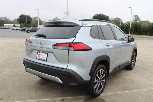 2024 Toyota Corolla Cross XLE