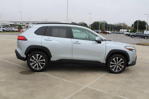 2024 Toyota Corolla Cross XLE