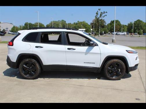 Bright White Clearcoat 2017 Jeep Cherokee Sport