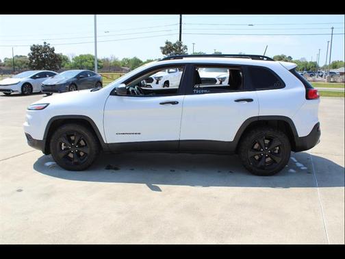 Bright White Clearcoat 2017 Jeep Cherokee Sport