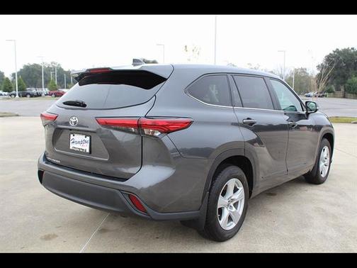 Magnetic Gray Metallic 2023 Toyota Highlander L