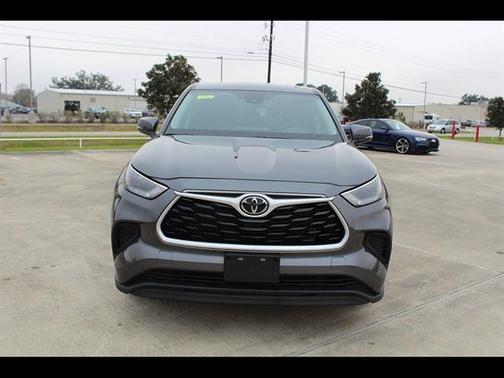 Magnetic Gray Metallic 2023 Toyota Highlander L