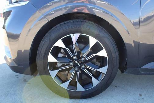 2024 Kia Carnival EX