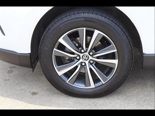 Wind Chill Pearl 2023 Toyota Venza LE