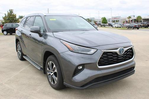 2022 Toyota Highlander Hybrid XLE