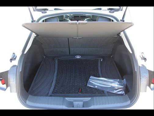 Wind Chill Pearl 2027 Toyota Prius XLE