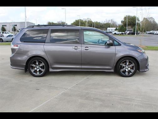 2016 Toyota Sienna SE