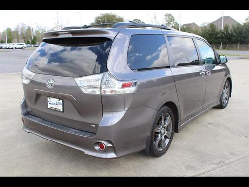 2016 Toyota Sienna SE