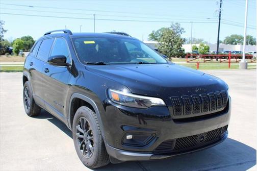 2023 Jeep Cherokee Altitude Lux