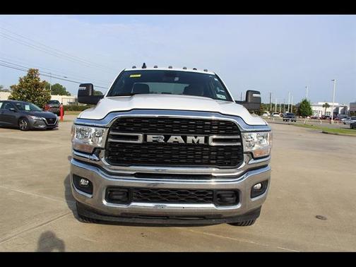 Bright White Clearcoat 2024 RAM 3500 Big Horn Crew Cab 4x4 8' Box