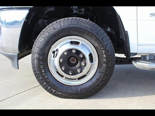 Bright White Clearcoat 2024 RAM 3500 Big Horn Crew Cab 4x4 8' Box