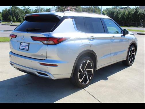 SILVER 2024 Mitsubishi Outlander SEL 2.5 2WD
